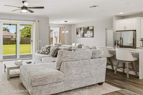 182 La Casa Street, Palm Bay FL - photo 7 of 32