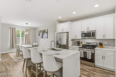 182 La Casa Street, Palm Bay FL - photo 13 of 32