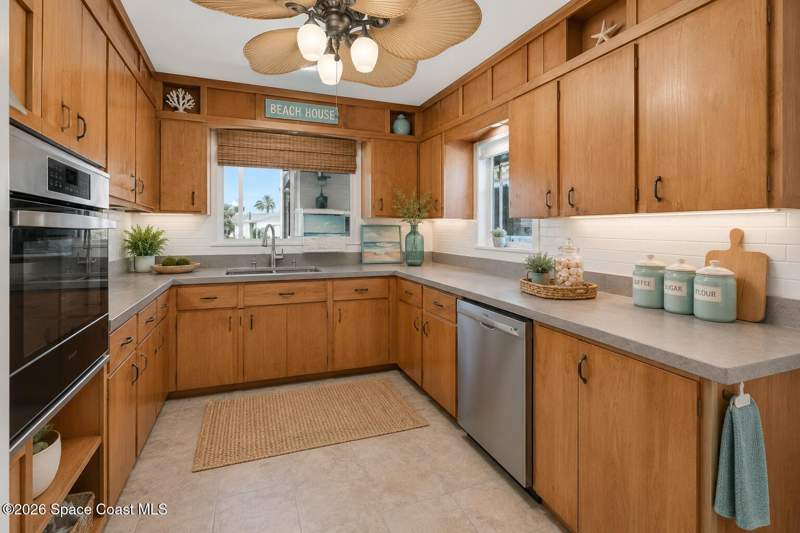 3 bedroom Single Family Residence at 334 Coral Drive, Harbor Heights 2nd Addn, Cape Canaveral — photo 3