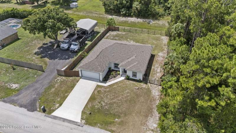 4 bedroom Single Family Residence at 1368 Schneider Street, Port Malabar Unit 36, Palm Bay — photo 2