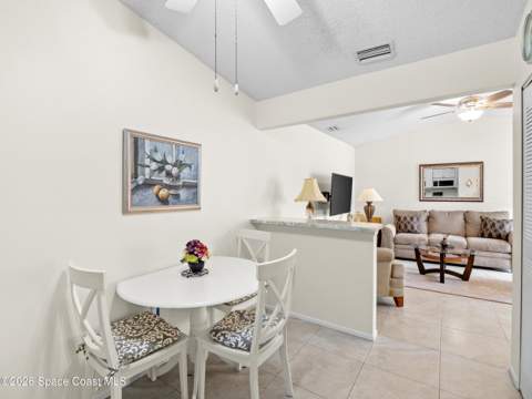 1445 Malibu Circle #107, Palm Bay FL - photo 11 of 33