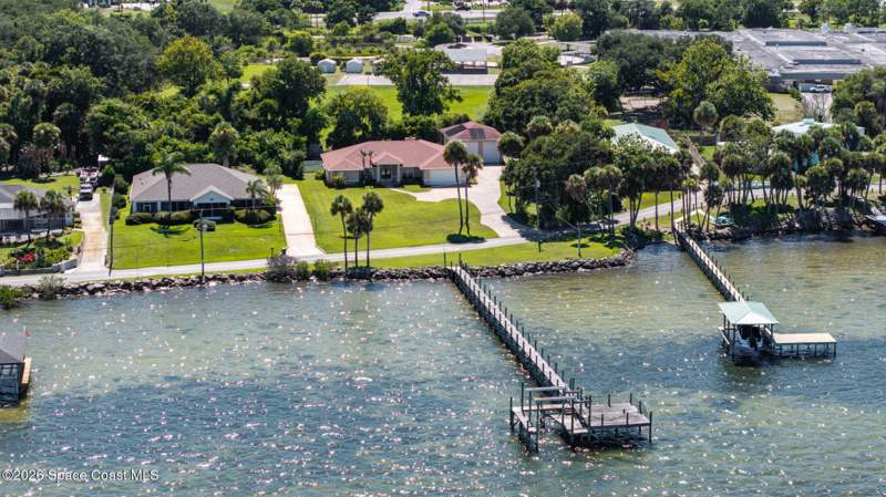 4 bedroom Single Family Residence at 4135 Indian River Drive, Cocoa, Cocoa — photo 4