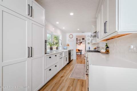5925 Riverside Drive, Melbourne Beach FL - photo 13 of 53