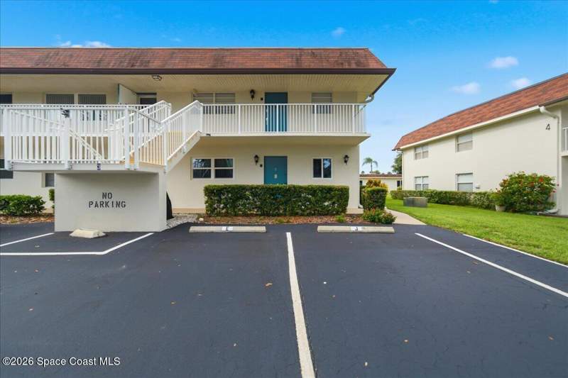 2 bedroom Condominium at 171 Cape Shores Circle #3-E, Cape Shores Apt Bldg No 03 Condo, Cape Canaveral — photo 2