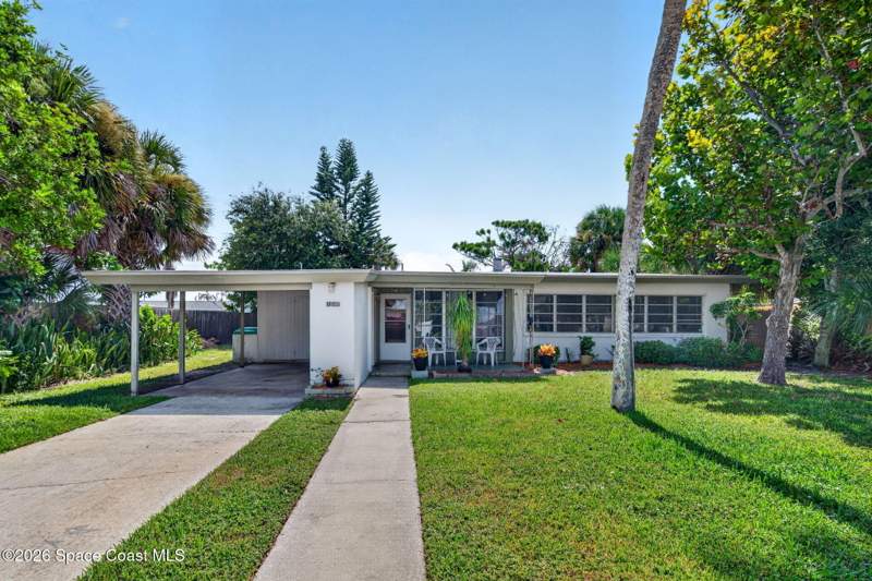 3 bedroom Single Family Residence at 1041 S Brevard Avenue, Harborview Sec 1, Cocoa Beach — photo 5