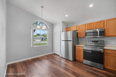 2476 Hidden Pine Lane, Palm Bay FL - photo 7 of 34
