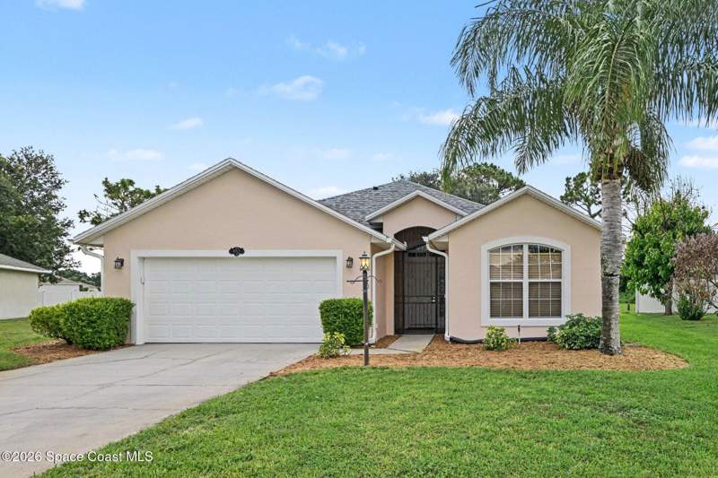 3 bedroom Single Family Residence at 952 Tavernier Circle, Riviera Key, Palm Bay — photo 2