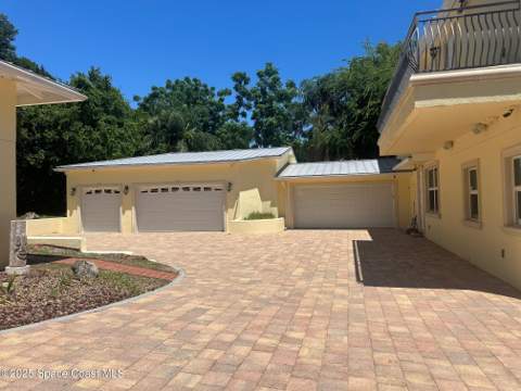 1613 N Indian River Drive, Cocoa FL - photo 11 of 62