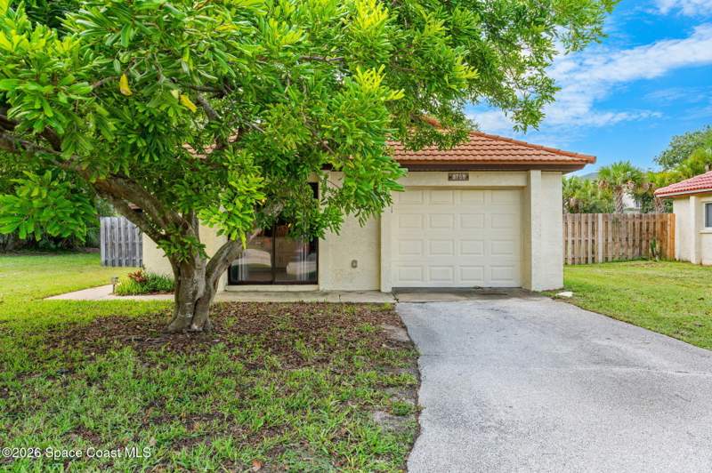 3 bedroom Single Family Residence at 8759 Banyan Way, Ocean Woods Stage 1 Replat of, Cape Canaveral — photo 1