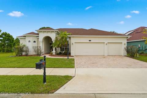 1185 Dromin Lane, gated community for sale in Melbourne