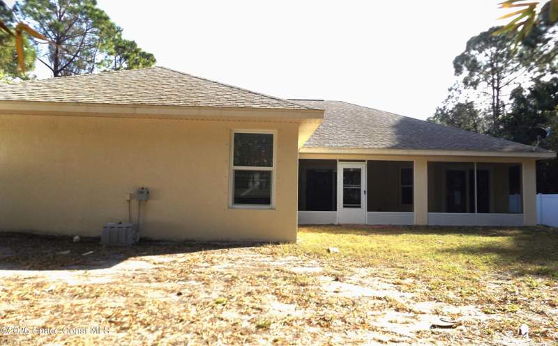3 bedroom Single Family Residence at 110 White Road, Port Malabar Unit 20, Palm Bay — photo 2