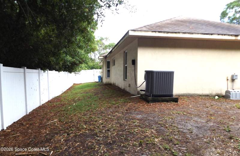 3 bedroom Single Family Residence at 110 White Road, Port Malabar Unit 20, Palm Bay — photo 3