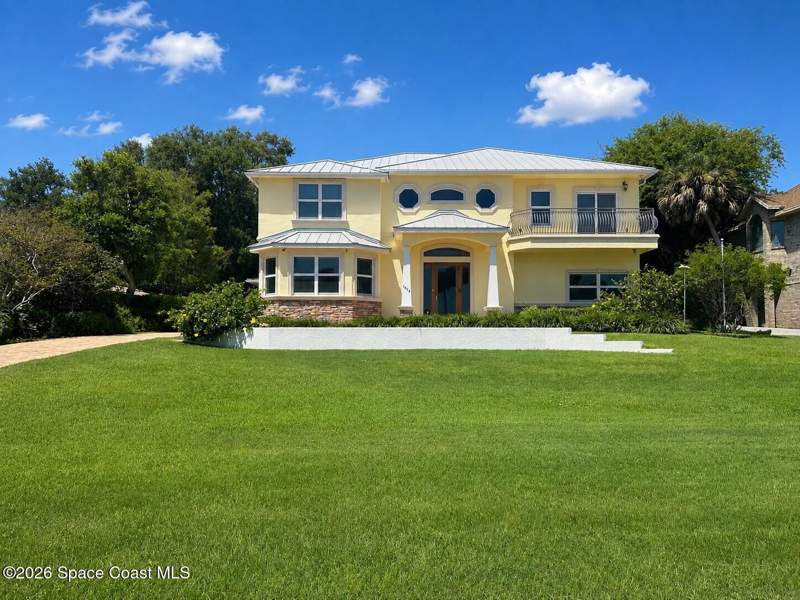5 bedroom Single Family Residence at 1613 N Indian River Drive, Broadview Manor, Cocoa — photo 2