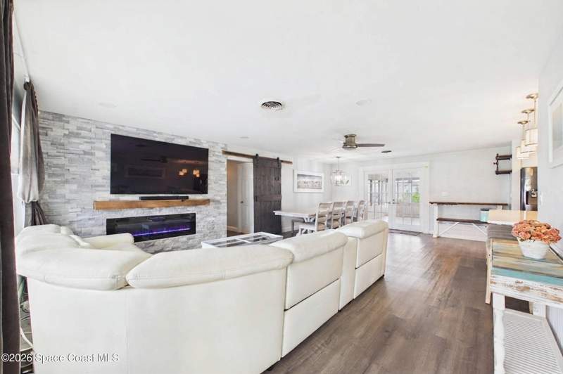 4 bedroom Single Family Residence at 249 Harwood Avenue, None, Satellite Beach — photo 5
