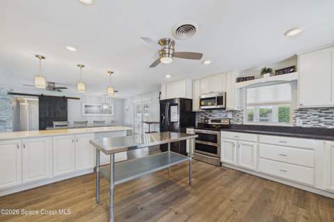249 Harwood Avenue, Satellite Beach FL - photo 13 of 90
