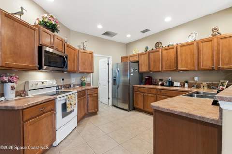 698 Thuringer Street, Palm Bay FL - photo 13 of 22
