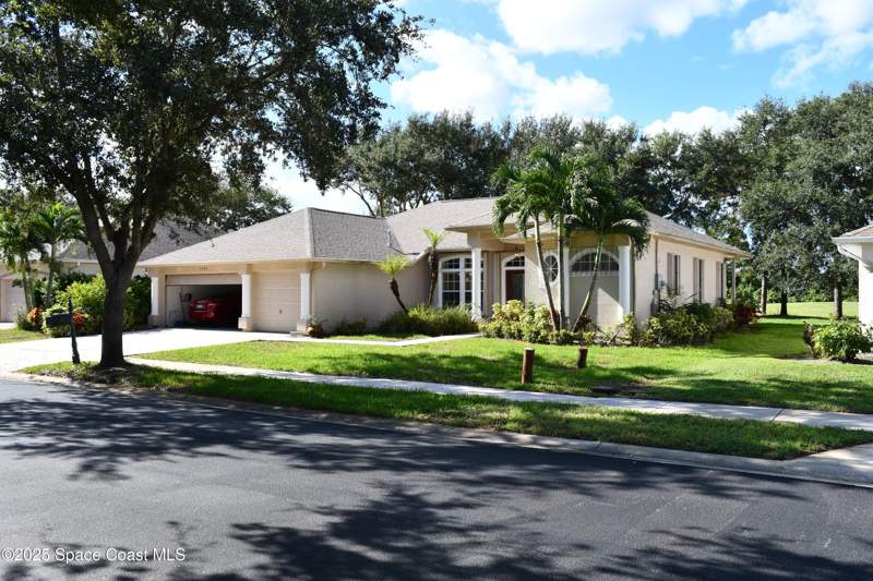 4 bedroom Single Family Residence at 1932 Windbrook Drive, Summerfield at Bayside Lakes Phase 1, Palm Bay — photo 4