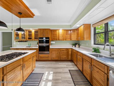 3885 Lost Tree Court, Titusville FL - photo 10 of 49