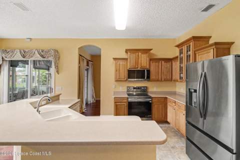 292 Nesbitt Street, Palm Bay FL - photo 10 of 33