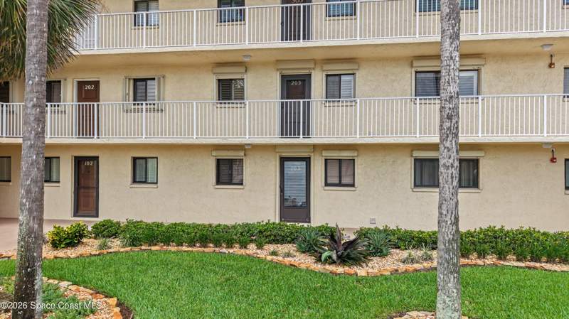 2 bedroom Condominium at 55 N 4th Street #103, Ocean Pines Condo, Cocoa Beach — photo 3