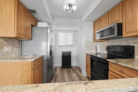55 N 4th Street #103, Cocoa Beach FL - photo 9 of 28