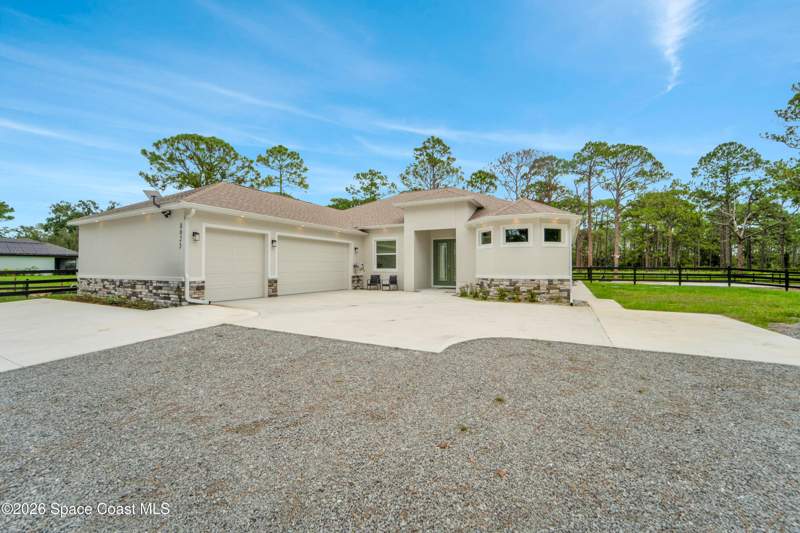5 bedroom Single Family Residence at 8025 SE Babcock Street, South Grant, Grant-Valkaria — photo 1