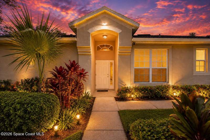 2 bedroom Townhouse at 1910 Muirfield Way #B, Players Club at Bayside Lakes Phase 3, Palm Bay — photo 2
