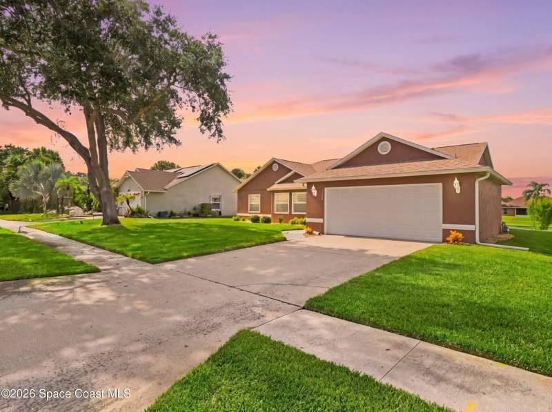 3 bedroom Single Family Residence at 1320 Ambra Drive, Six Mile Creek Phase 1, Melbourne — photo 3