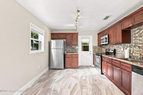 2267 Robinhood Drive, Melbourne FL - photo 10 of 25