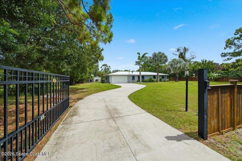3 bedroom Single Family Residence at 1740 Vally Road, Grant-Valkaria, Grant-Valkaria — photo 2