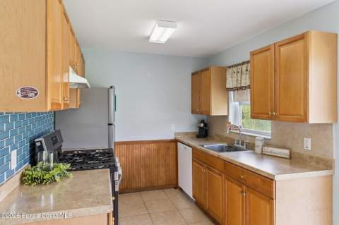 758 Comanche Avenue, Melbourne FL - photo 10 of 37