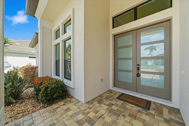 5 bedroom Single Family Residence at 8719 Serrano Circle, Valencia, Melbourne — photo 4