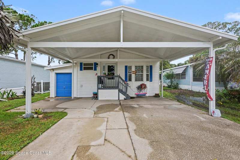 2 bedroom Manufactured Home at 535 Lake Drive #535, The Great Outdoors Premier RV/Golf Resort II, Titusville — photo 1