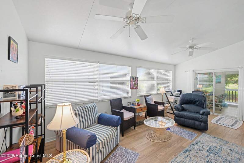 2 bedroom Manufactured Home at 535 Lake Drive #535, The Great Outdoors Premier RV/Golf Resort II, Titusville — photo 3