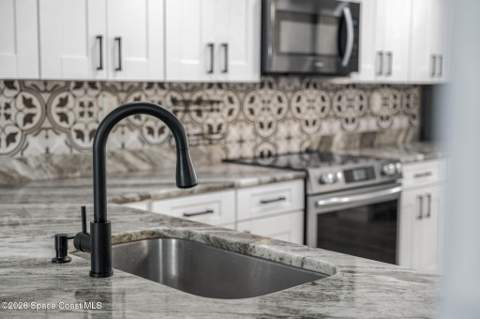 3220 River Villa Way #121, Melbourne Beach FL - photo 15 of 63