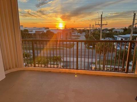 1835 S Atlantic Avenue #401, Cocoa Beach FL - photo 7 of 30
