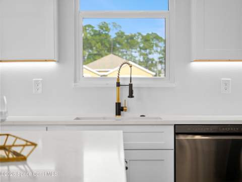 3051 Eldron Boulevard, Palm Bay FL - photo 15 of 36
