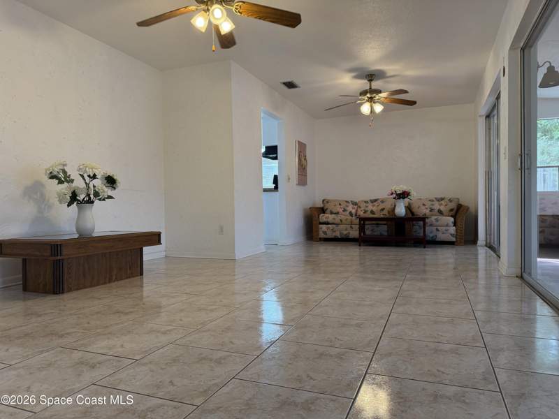 4 bedroom Single Family Residence at 1410 W Central Avenue, Surfside Estates Unit 3 Replat of Part of, Merritt Island — photo 4