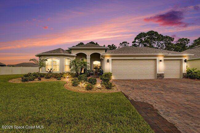4 bedroom Single Family Residence at 607 SE Gleneagles Drive, Stonebriar at Bayside Lakes, Palm Bay — photo 4