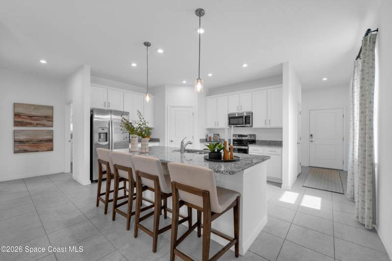 3 bedroom Single Family Residence at 637 Castleford Avenue, Reserve at Country Club Lakes Estates, Palm Bay — photo 3