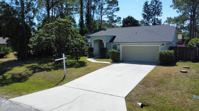 4 bedroom Single Family Residence at 1422 Kaslo Circle, Port Malabar Unit 44, Palm Bay — photo 3