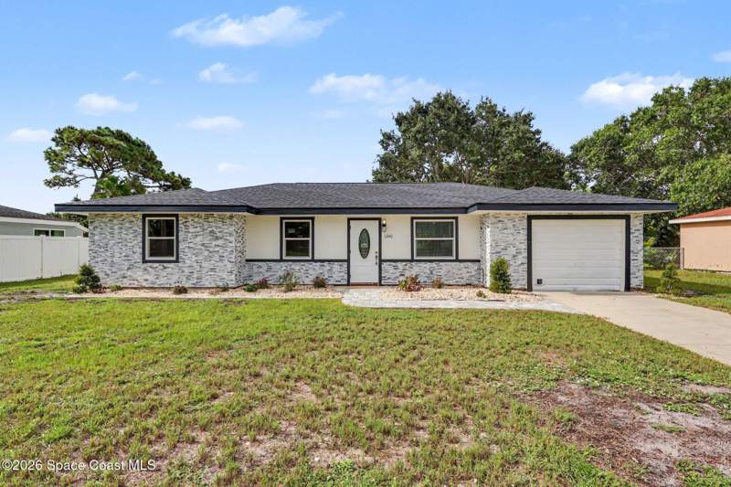 3 bedroom Single Family Residence at 1240 Mascot Street, Port Malabar Country Club Unit 4, Palm Bay — photo 2