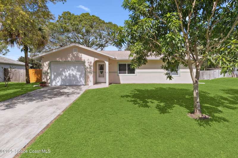 2 bedroom Single Family Residence at 919 Quail Street, Port Malabar Unit 16, Palm Bay — photo 1