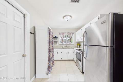 467 Grenadier Avenue, Palm Bay FL - photo 12 of 36