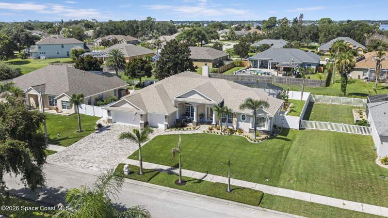 5 bedroom Single Family Residence at 852 Woodbine Drive, Bridgewater Phase 2, Merritt Island — photo 3