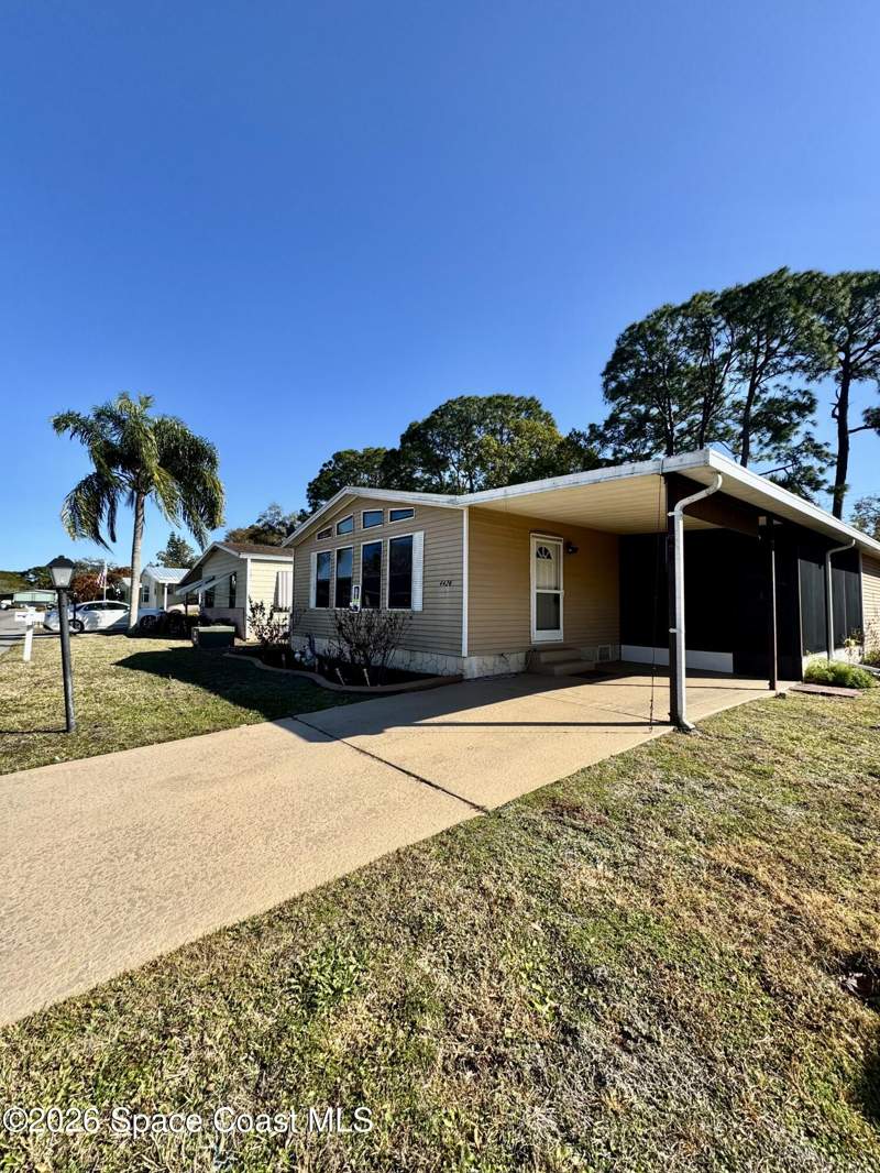 2 bedroom Manufactured Home at 4426 Twin Lakes Drive, Twin Lakes Country Homes Condo Ph 1, Melbourne — photo 2