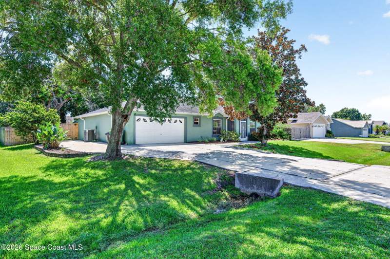 3 bedroom Single Family Residence at 1345 Coventry Circle, Coventry Subdivision Phase 3, Melbourne — photo 2