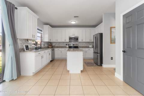 3053 Glenridge Circle, Merritt Island FL - photo 12 of 32