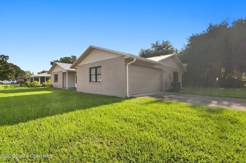 3 bedroom Single Family Residence at 2045 Alexander Drive, Titusville, Titusville — photo 2