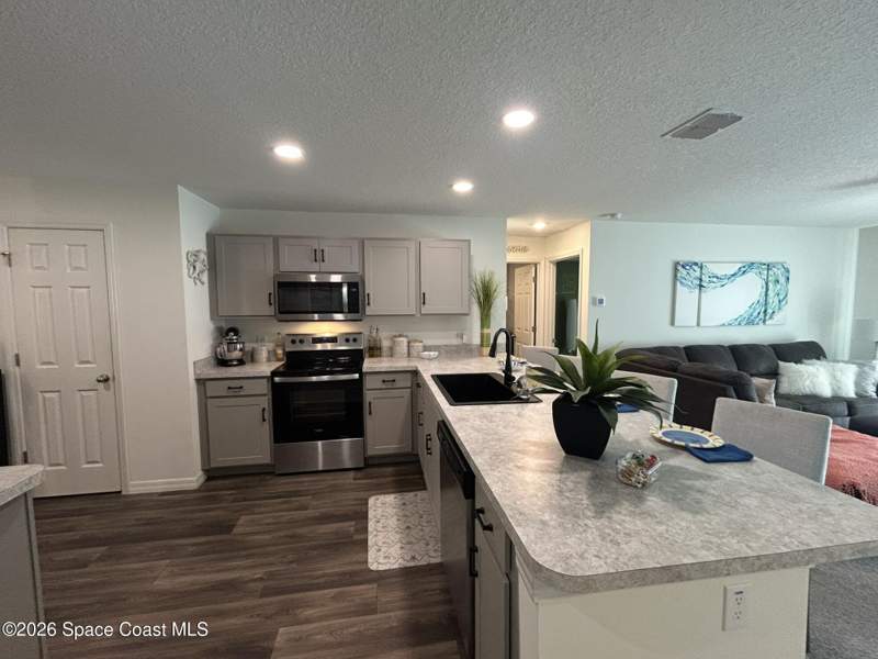 3 bedroom Single Family Residence at 1014 Hammacher Avenue, Port Malabar Unit 32, Palm Bay — photo 4